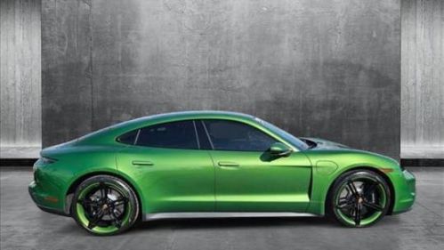 2022 Porsche Taycan - Images - 4
