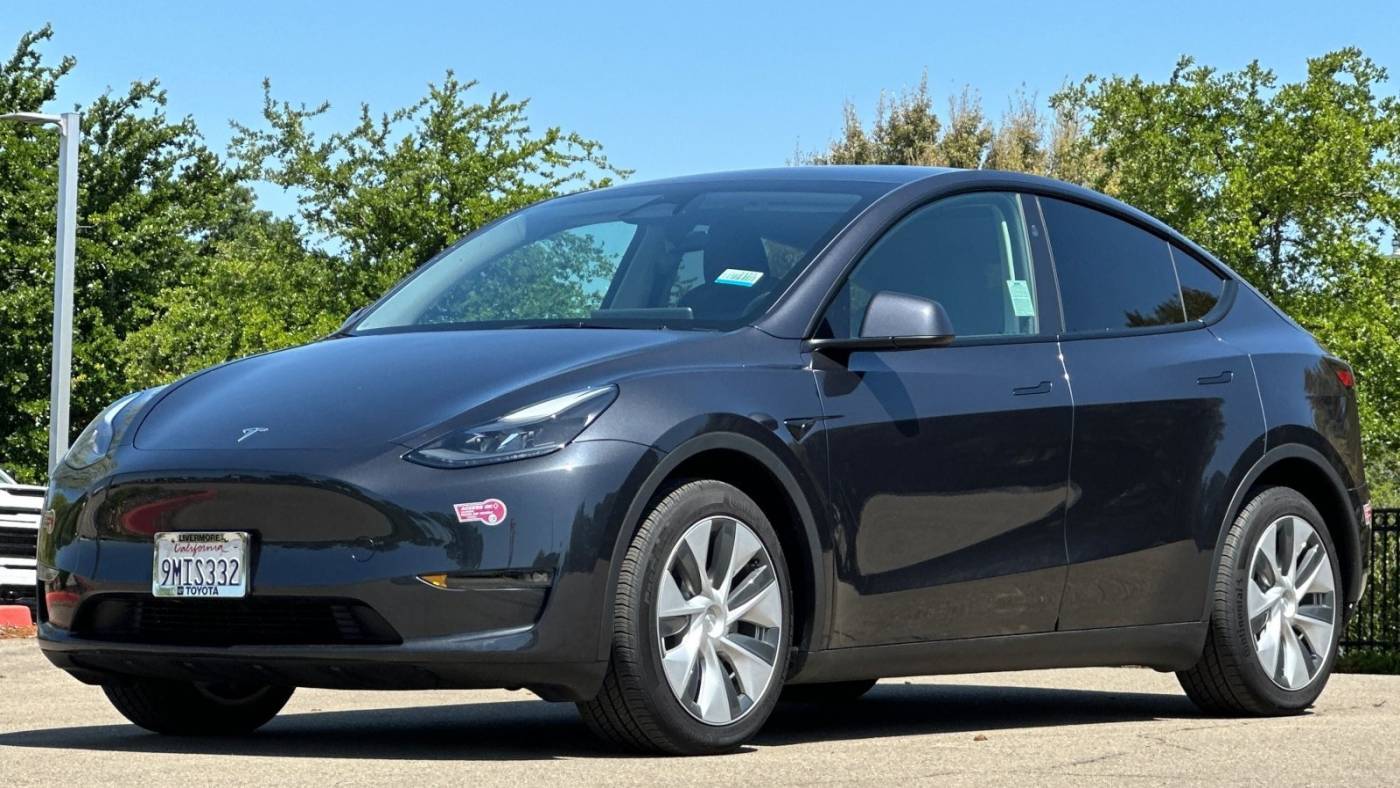 2024 Tesla Model Y 7SAYGDEE7RF061518