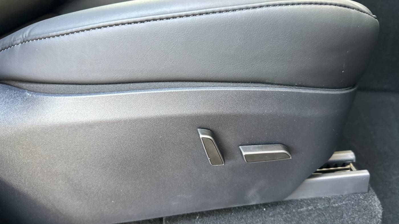 2024 Tesla Model Y 7SAYGDEE7RF061518