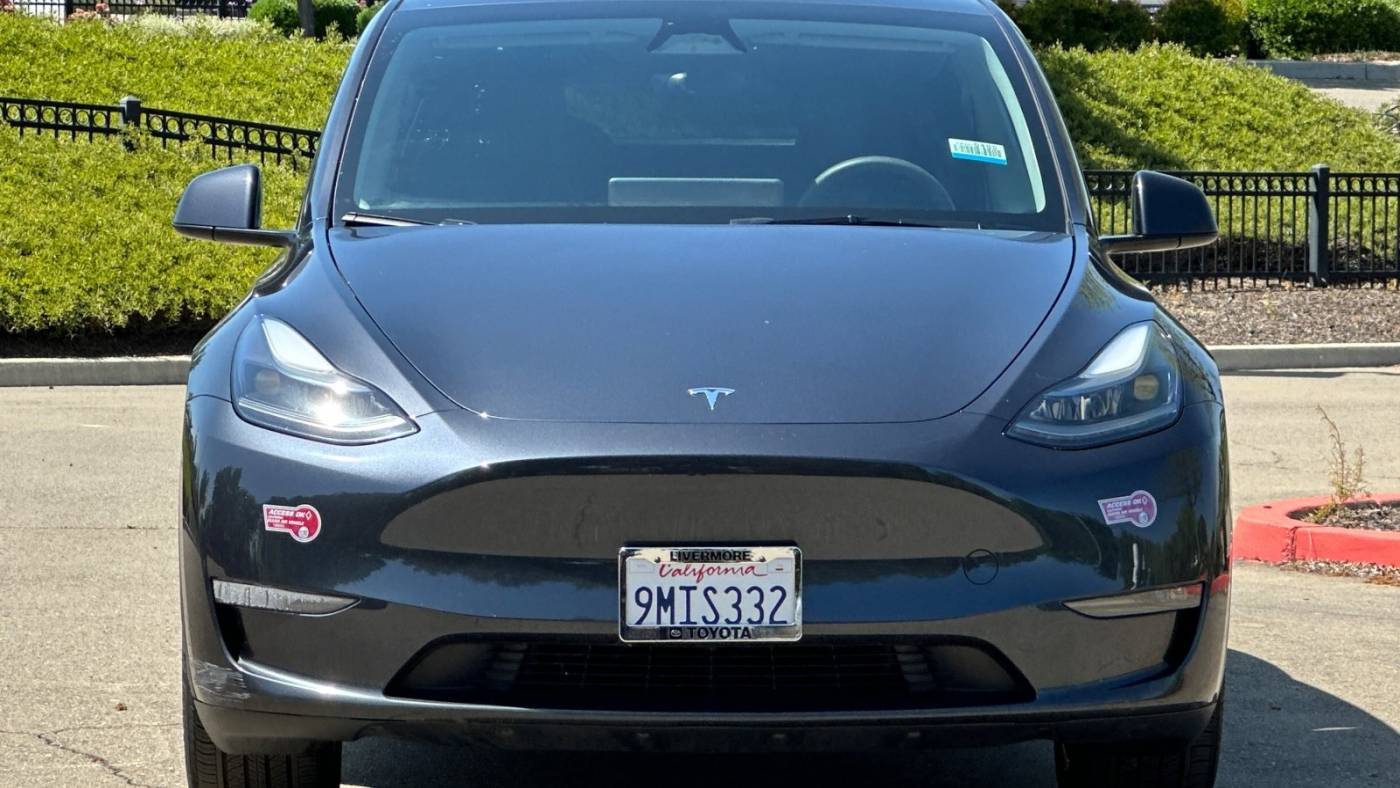 2024 Tesla Model Y 7SAYGDEE7RF061518