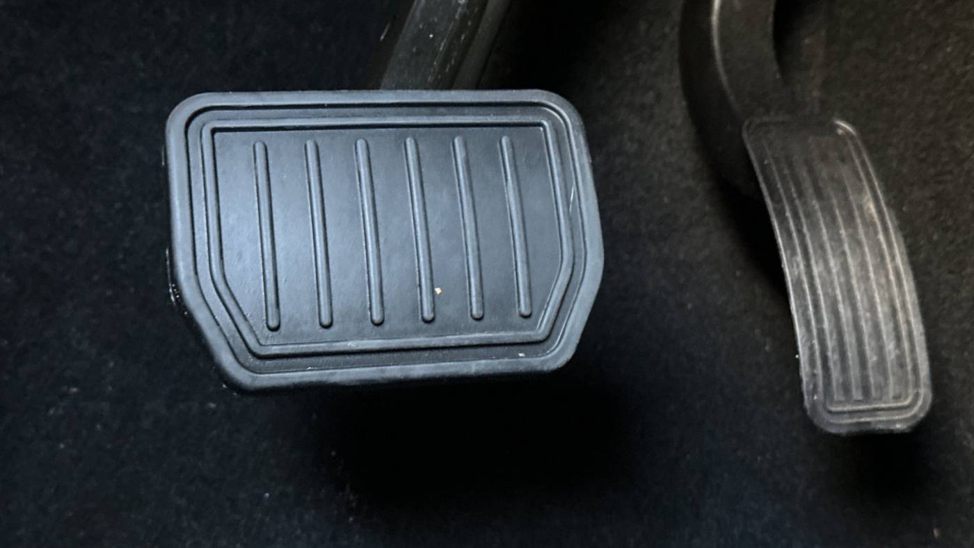 2024 Tesla Model Y 7SAYGDEE7RF061518