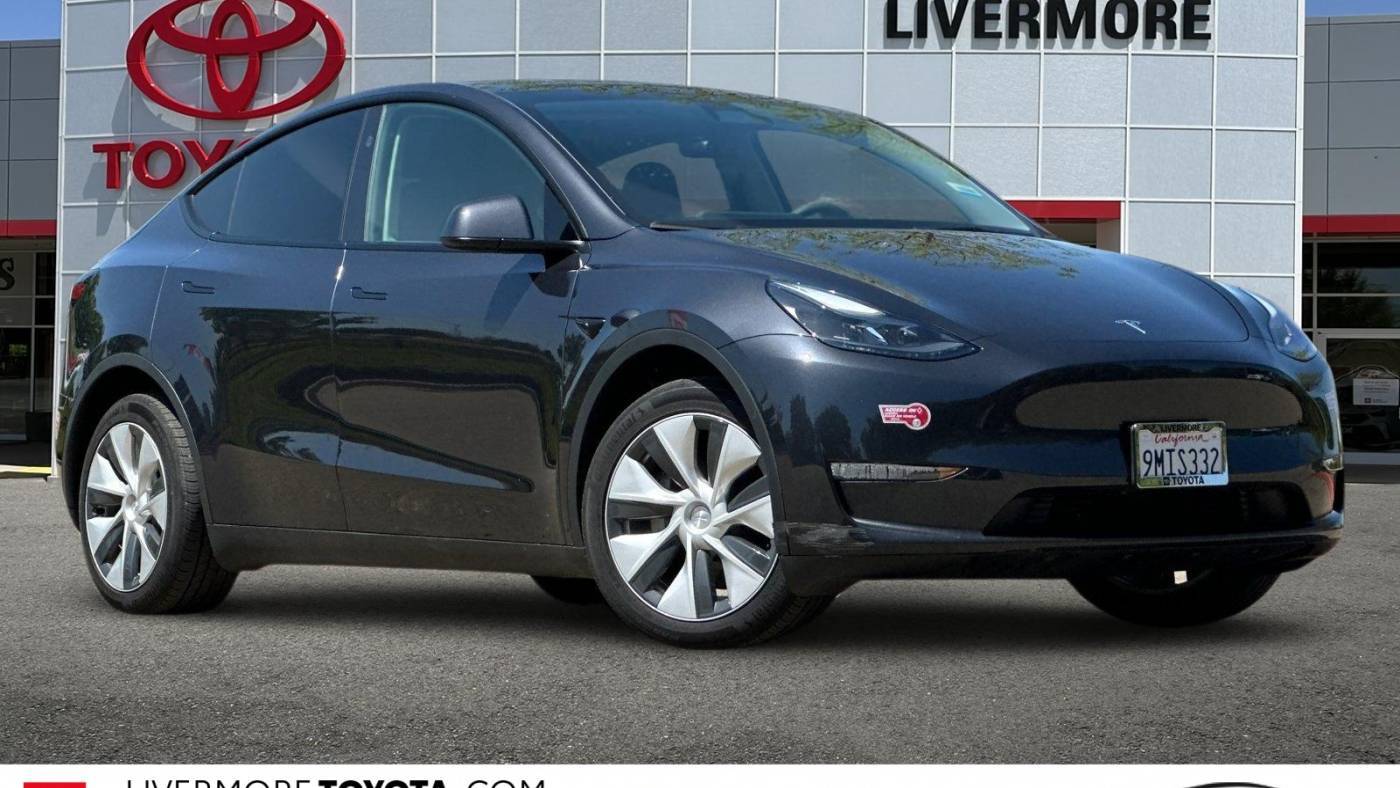 2024 Tesla Model Y 7SAYGDEE7RF061518