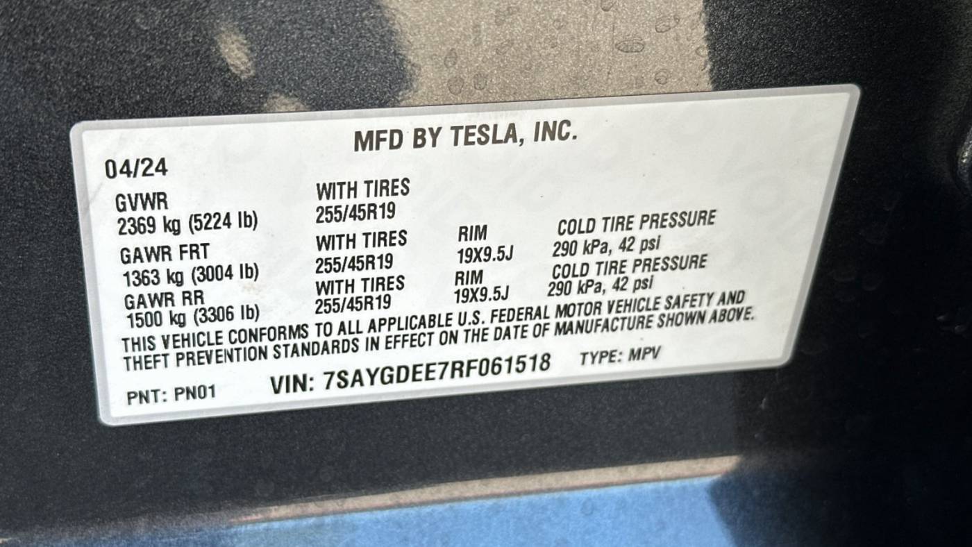 2024 Tesla Model Y 7SAYGDEE7RF061518