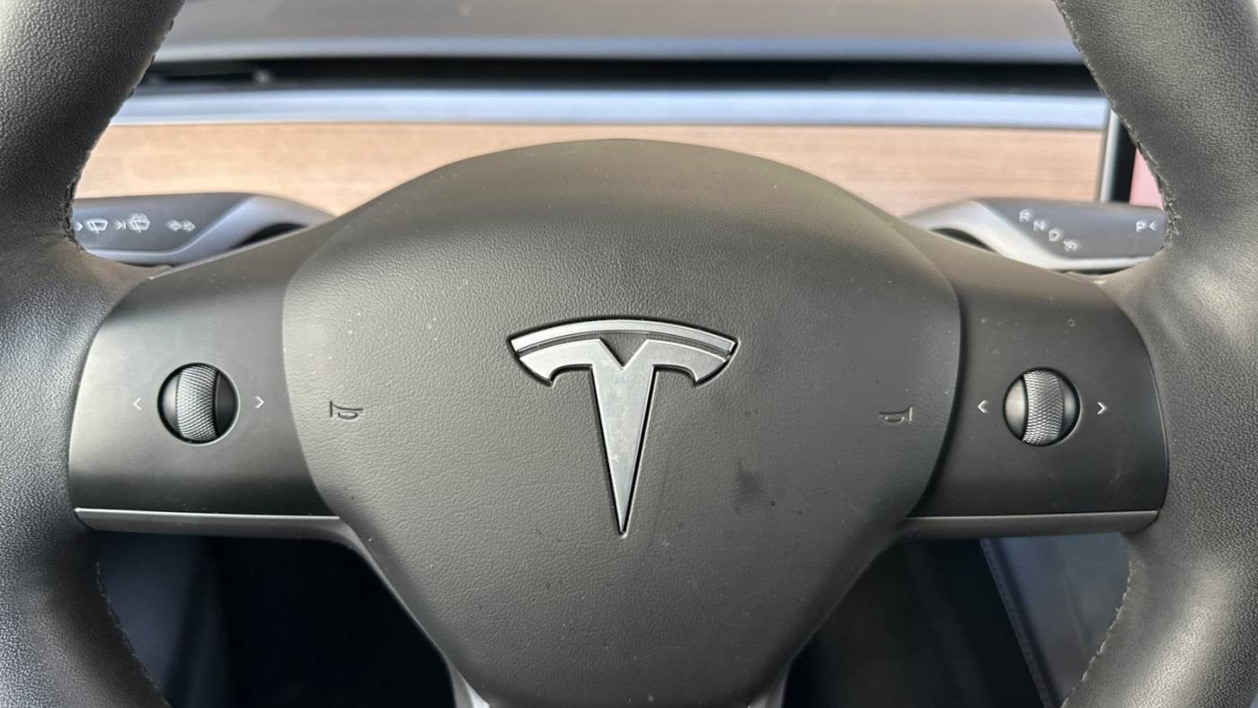 2024 Tesla Model Y 7SAYGDEE7RF061518