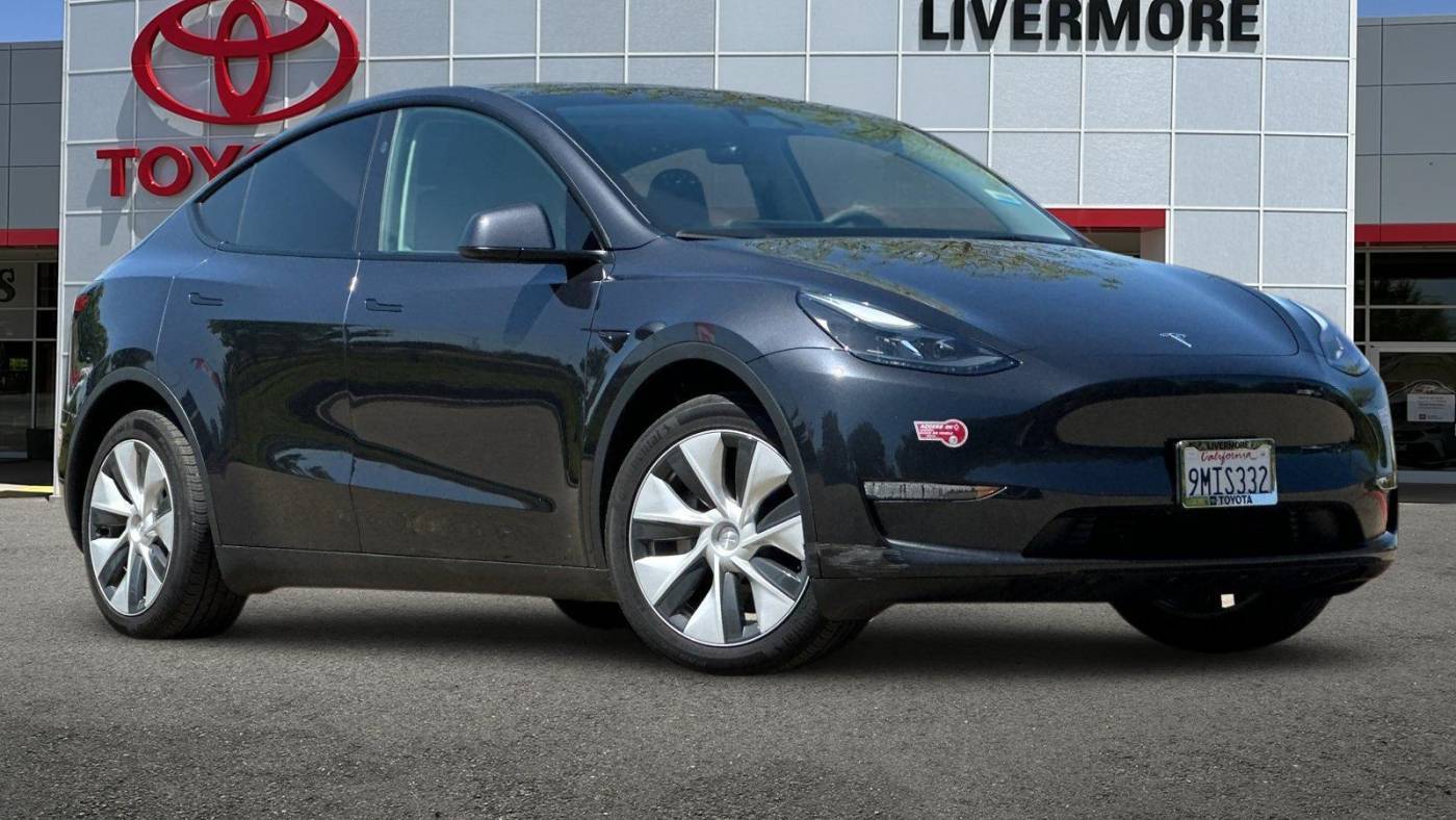 2024 Tesla Model Y 7SAYGDEE7RF061518