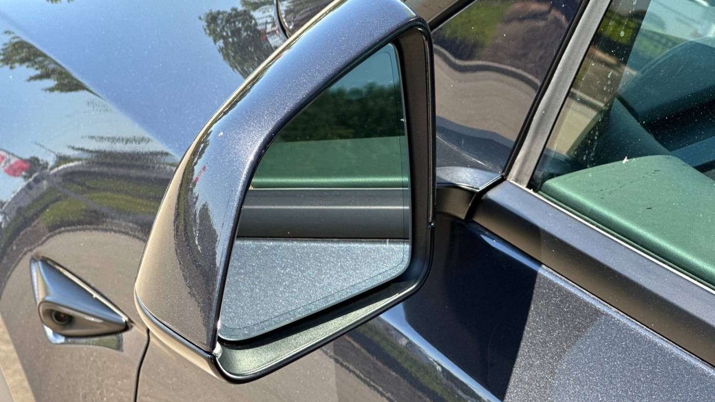 2024 Tesla Model Y 7SAYGDEE7RF061518