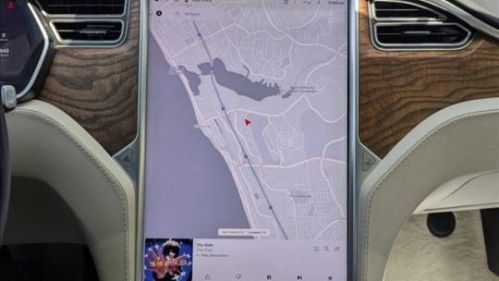 2017 Tesla Model S - Images - 14