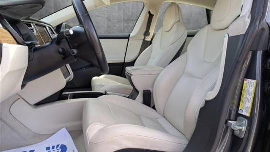 2017 Tesla Model S - Images - 15