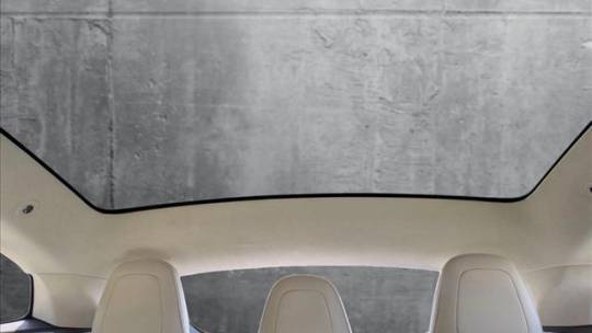 2017 Tesla Model S - Images - 20
