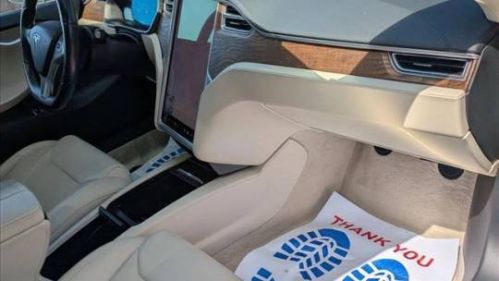 2017 Tesla Model S - Images - 23