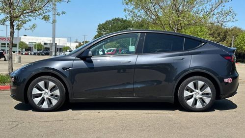 2024 Tesla Model Y 7SAYGDEE7RF061518