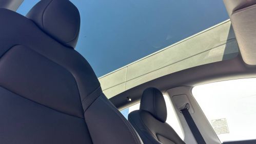 2024 Tesla Model Y 7SAYGDEE7RF061518
