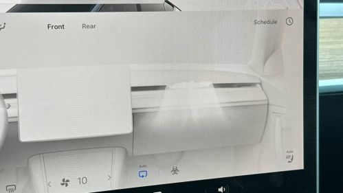 2024 Tesla Model Y 7SAYGDEE7RF061518