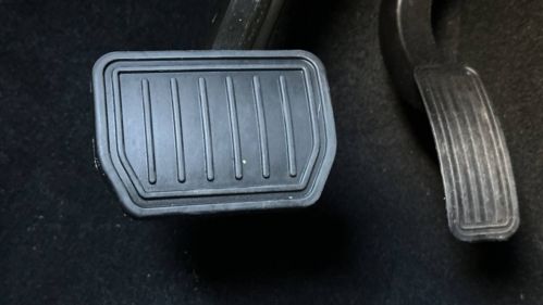 2024 Tesla Model Y 7SAYGDEE7RF061518
