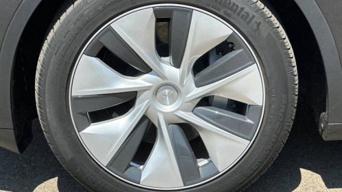 2024 Tesla Model Y 7SAYGDEE7RF061518