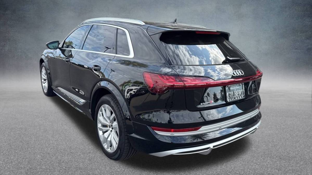 2022 Audi e-tron S - Images - 3