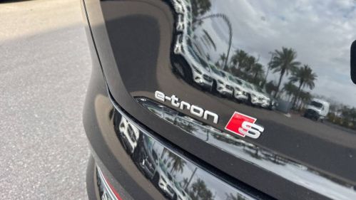 2022 Audi e-tron S - Images - 5