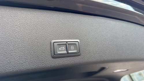 2022 Audi e-tron S - Images - 7