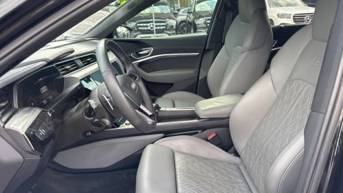 2022 Audi e-tron S - Images - 9