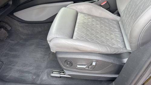2022 Audi e-tron S - Images - 13