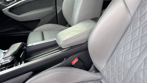 2022 Audi e-tron S - Images - 14