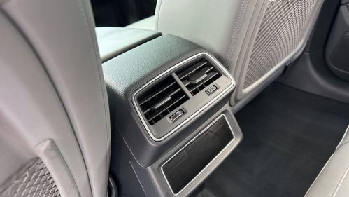 2022 Audi e-tron S - Images - 20