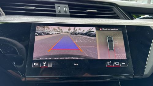 2022 Audi e-tron S - Images - 24