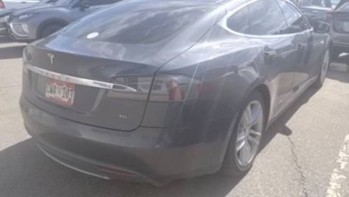 2015 Tesla Model S - Images - 2