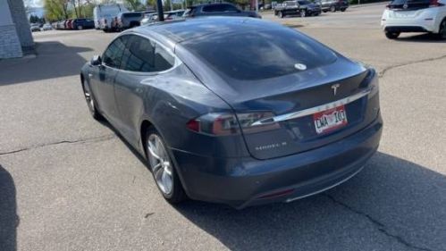 2015 Tesla Model S - Images - 9