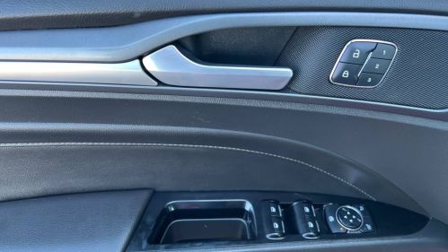 2014 Ford Fusion Energi - Images - 11