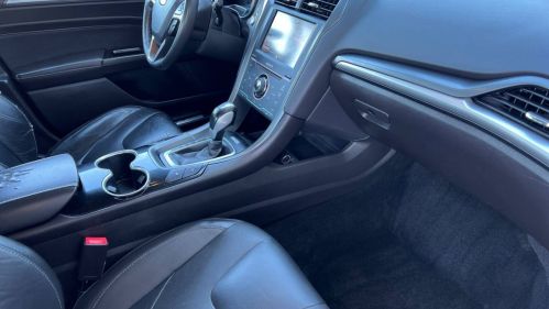 2014 Ford Fusion Energi - Images - 15