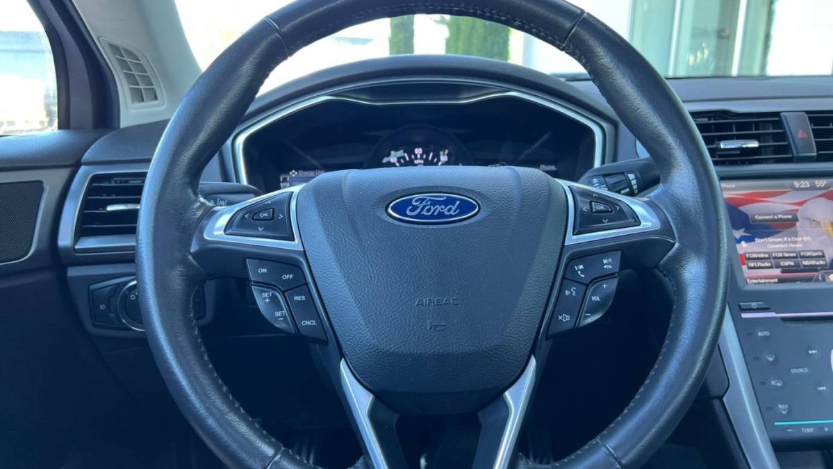 2014 Ford Fusion Energi - Images - 22