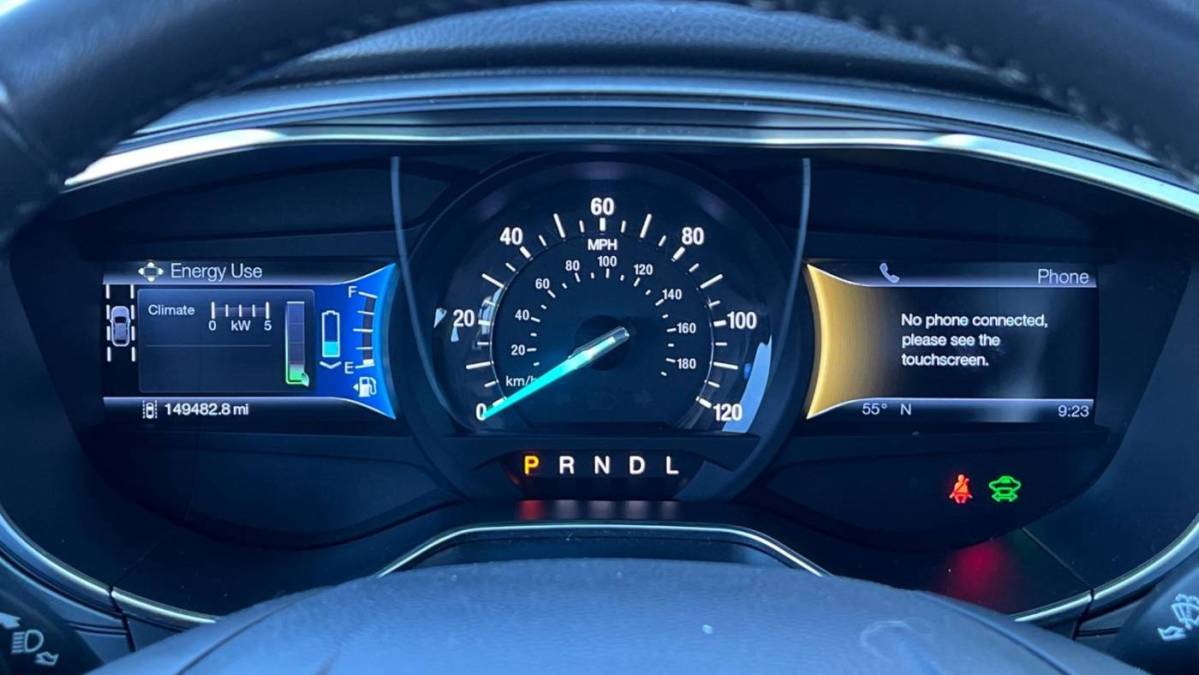 2014 Ford Fusion Energi - Images - 23