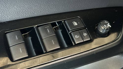 2019 Toyota Prius Prime - Images - 11