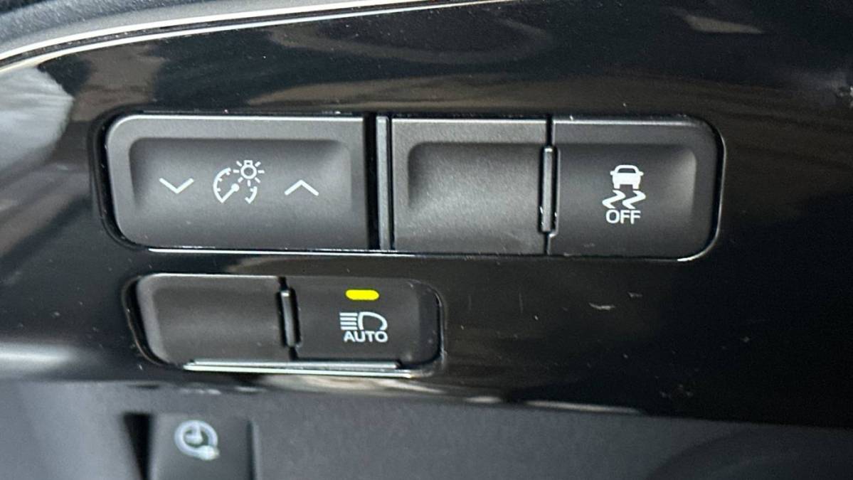 2019 Toyota Prius Prime - Images - 28