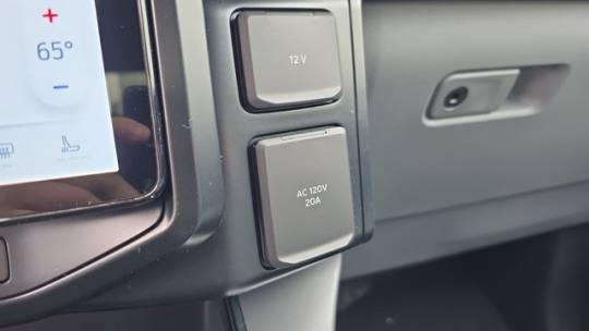 2025 Ford F-150 Lightning 1FTVW3LU7SWG09199