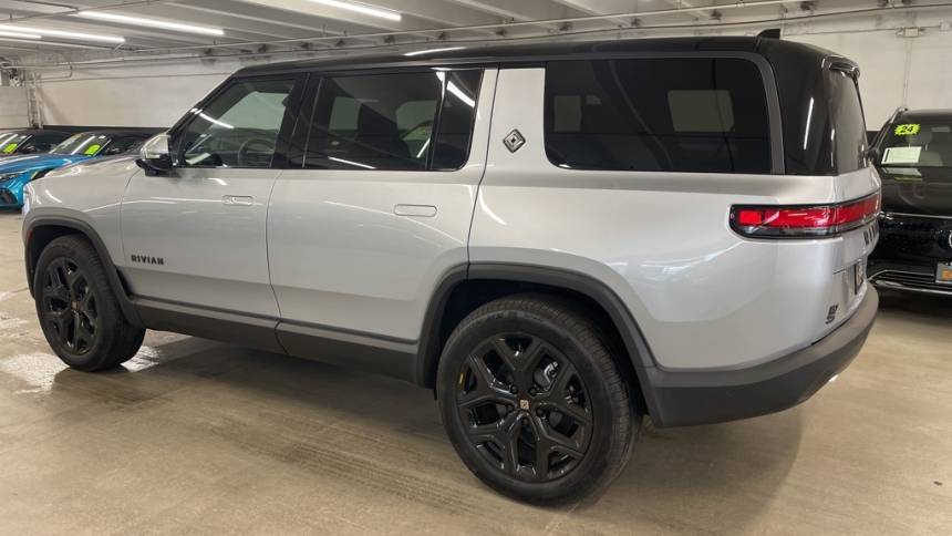 2025 Rivian R1S 7PDSGBBA2SN062472