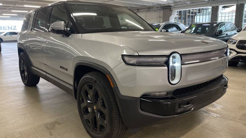 2025 Rivian R1S 7PDSGBBA2SN062472