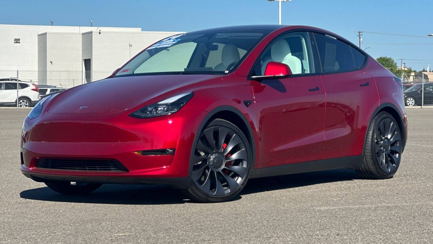 2024 Tesla Model Y 7SAYGDEF1RF058932