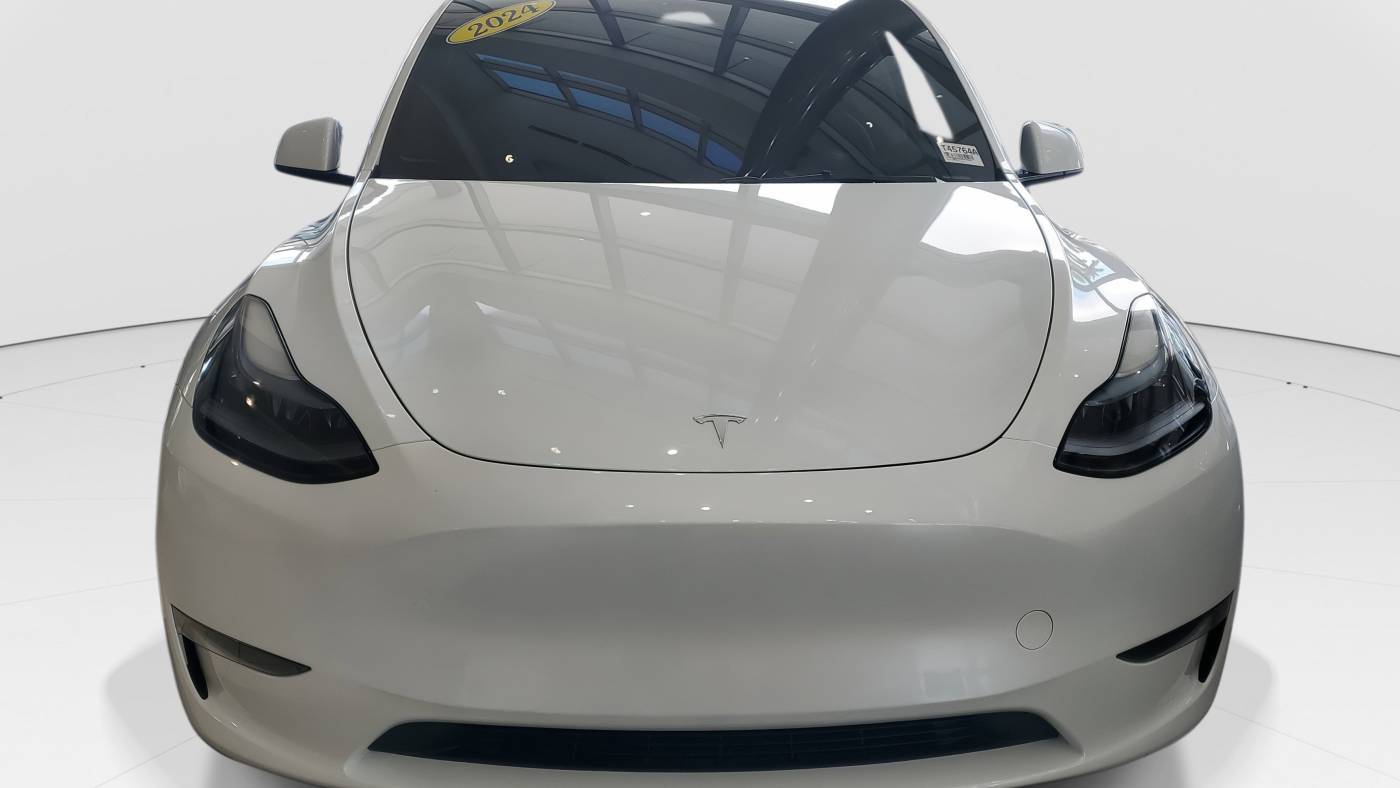 2024 Tesla Model Y 7SAYGDEE5RA319046