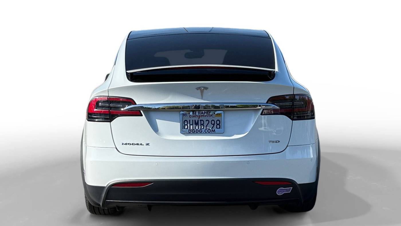 2018 Tesla Model X 5YJXCDE21JF136292