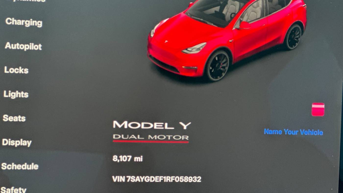 2024 Tesla Model Y 7SAYGDEF1RF058932