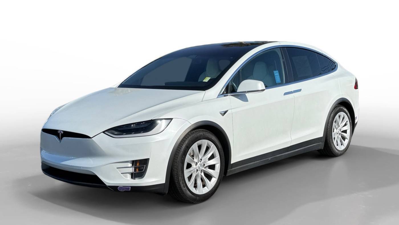 2018 Tesla Model X 5YJXCDE21JF136292