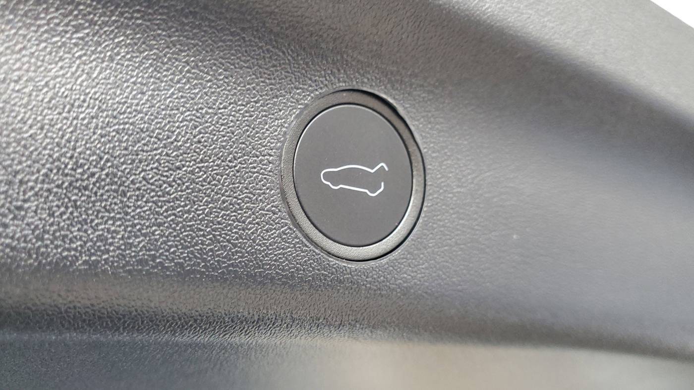 2024 Tesla Model Y 7SAYGDEE5RA319046
