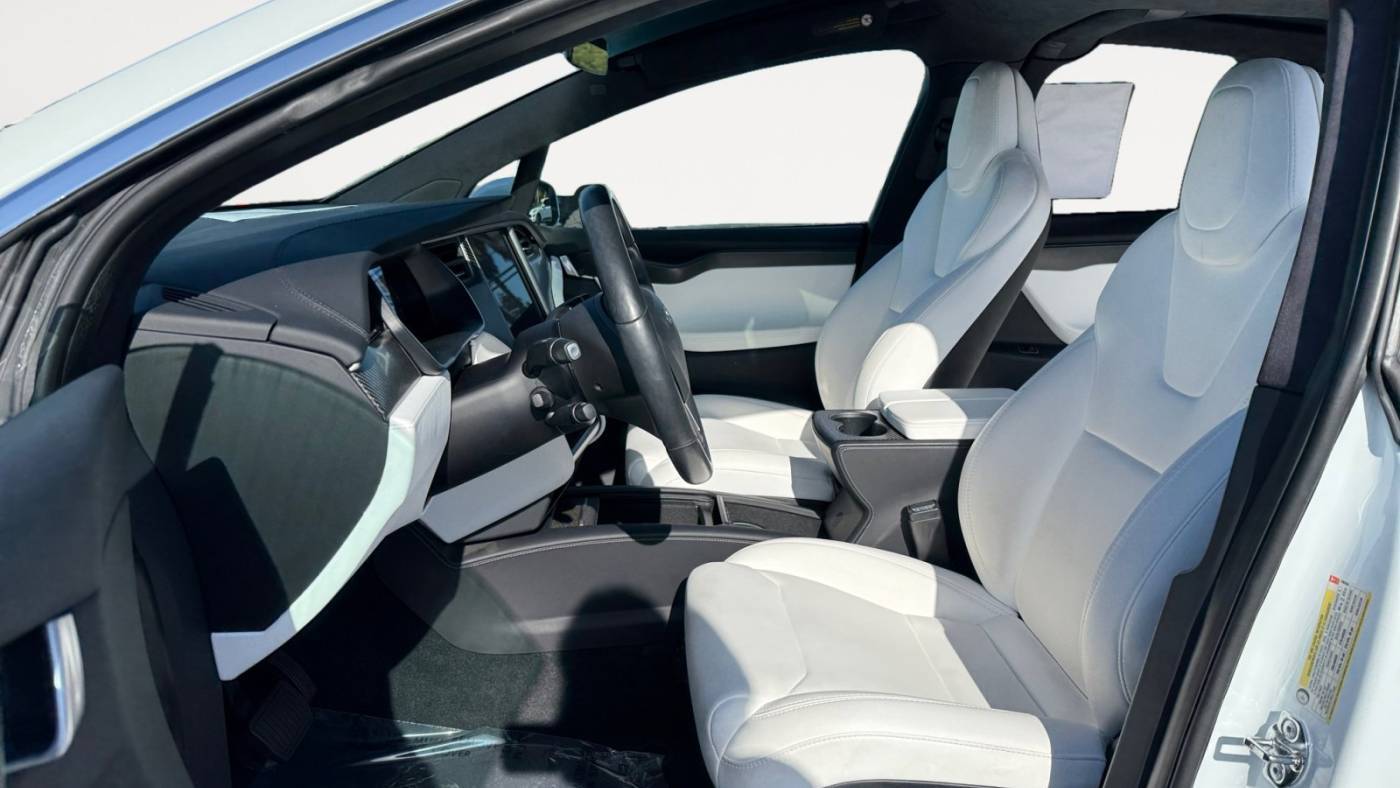 2018 Tesla Model X 5YJXCDE21JF136292