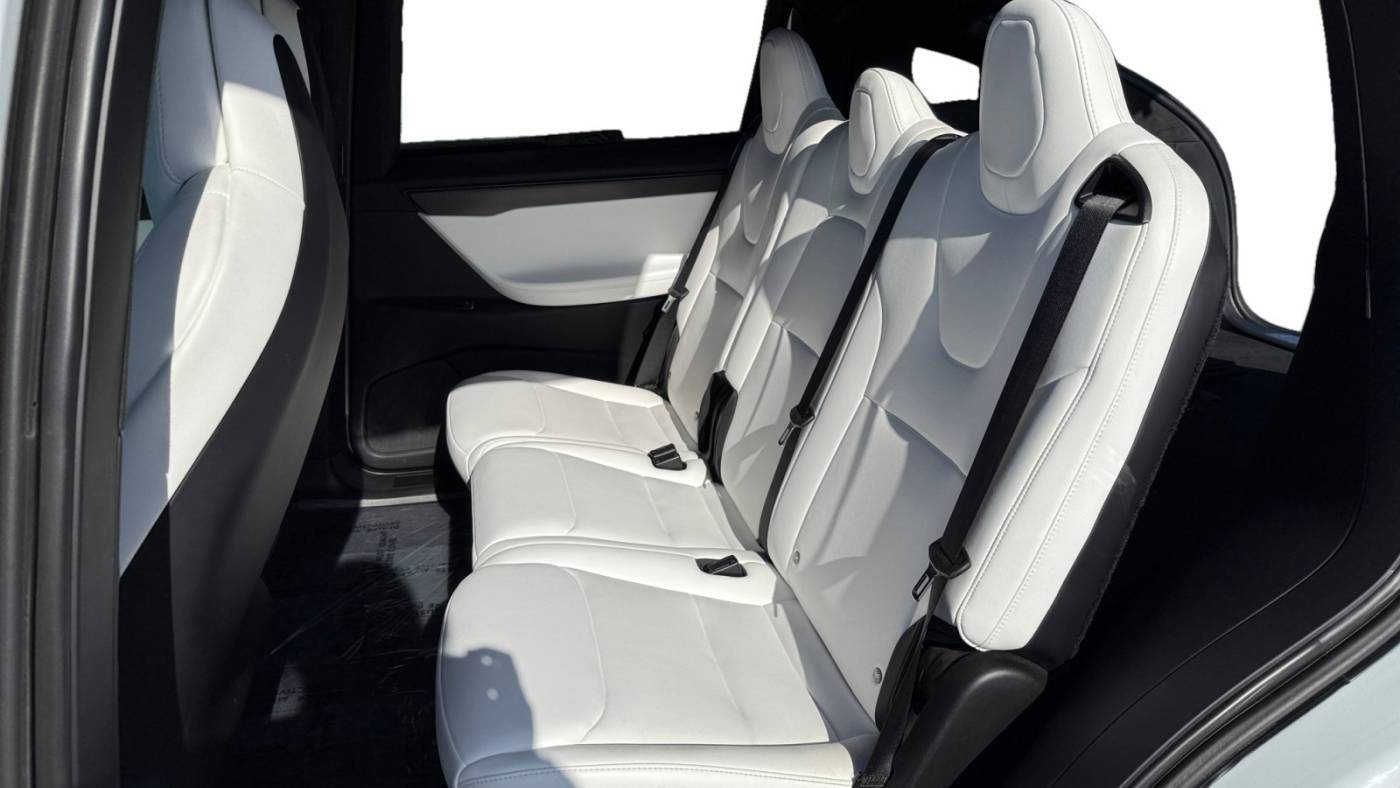 2018 Tesla Model X 5YJXCDE21JF136292