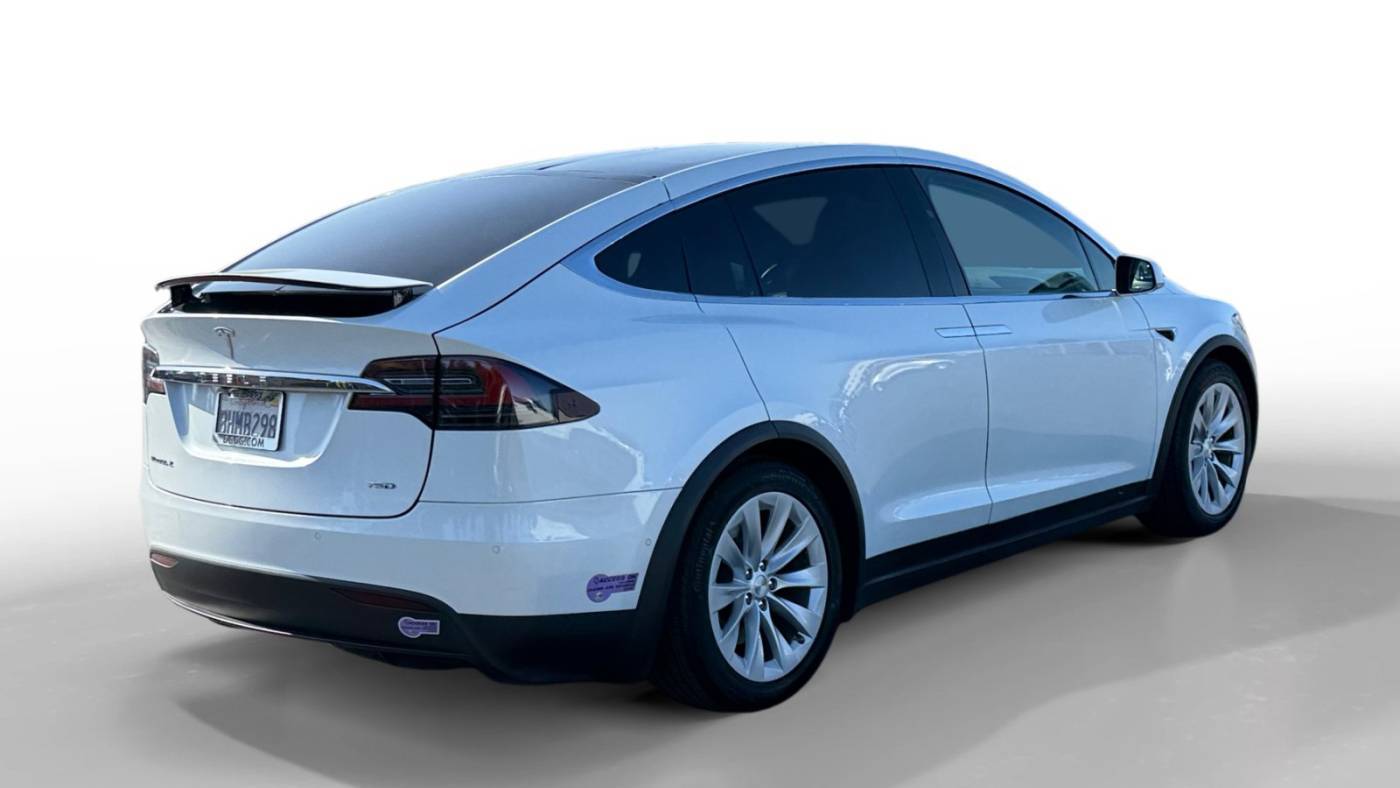 2018 Tesla Model X 5YJXCDE21JF136292