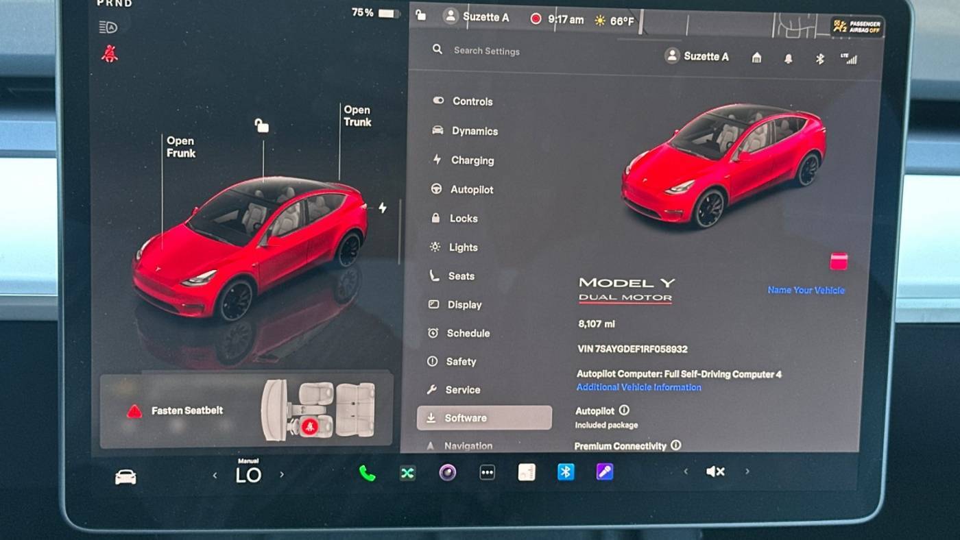 2024 Tesla Model Y 7SAYGDEF1RF058932