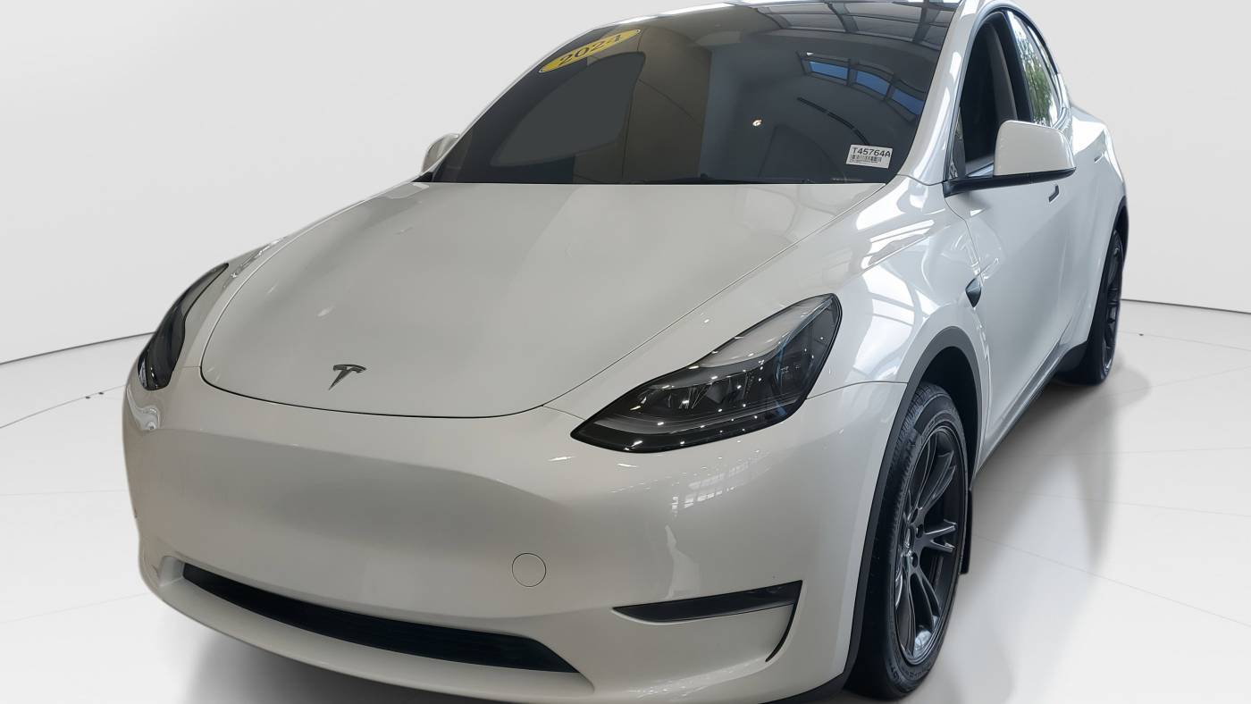 2024 Tesla Model Y 7SAYGDEE5RA319046