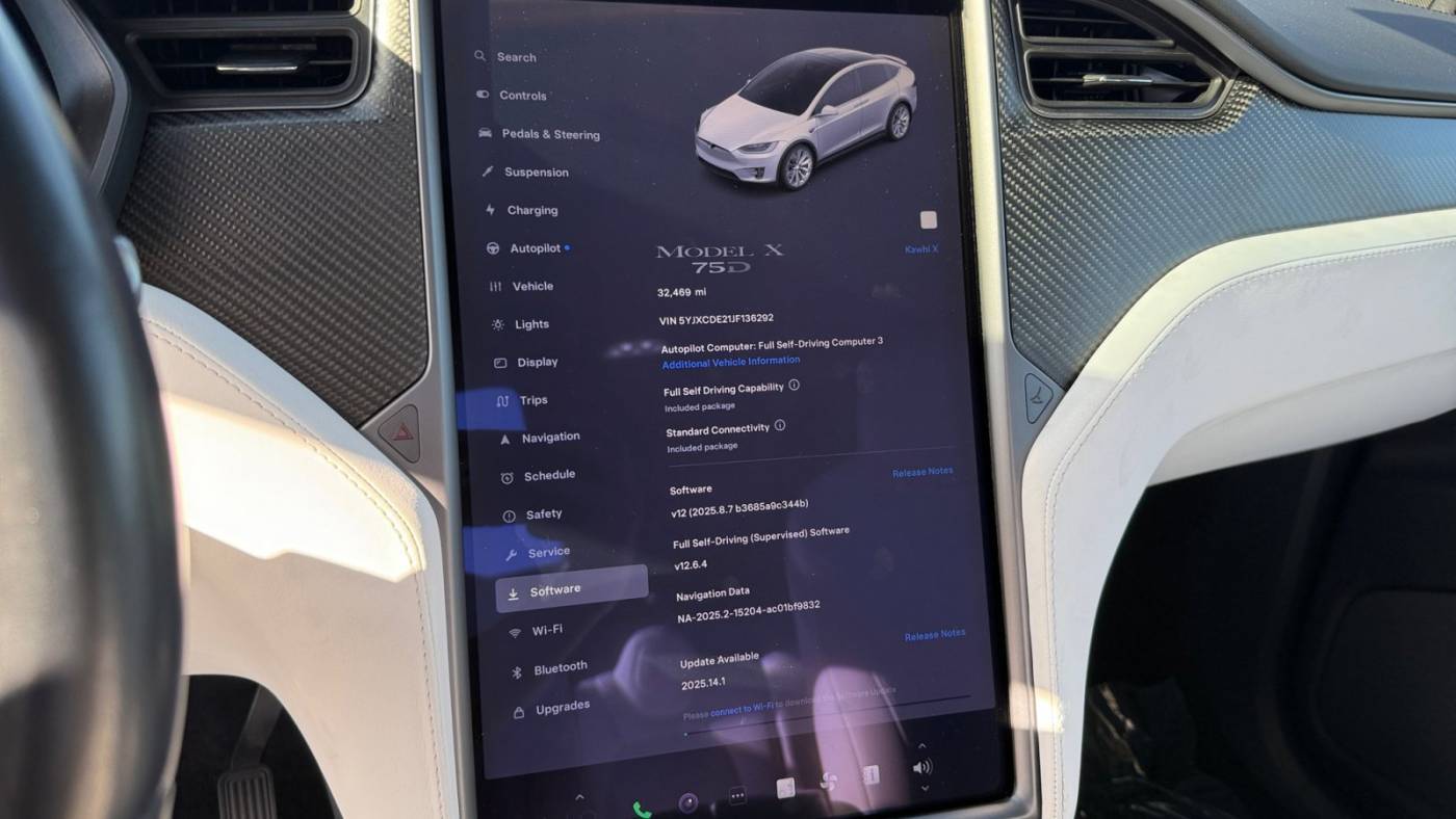 2018 Tesla Model X 5YJXCDE21JF136292